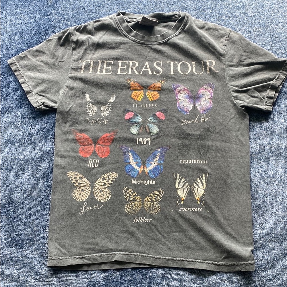 SOLD Taylor Swift The Eras Tour Graphic T-Shirt - size small - Picture 1 of 7